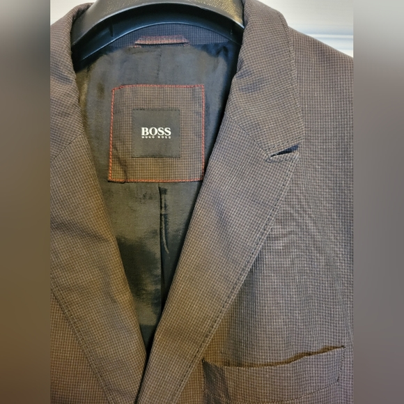 2 button BOSS blazer - Picture 2 of 3